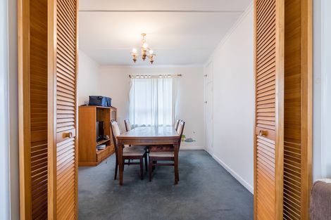 Photo of property in 26 Yeovil Road, Te Atatu Peninsula, Auckland, 0610