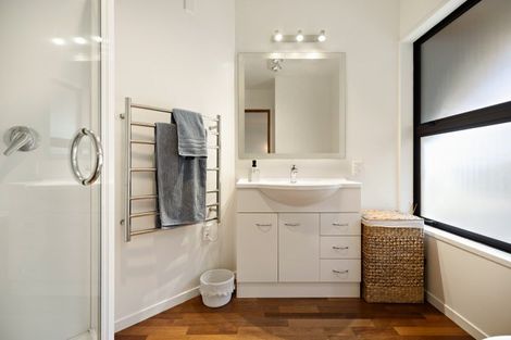 Photo of property in 110b Wynyard Crescent, Fernhill, Queenstown, 9300