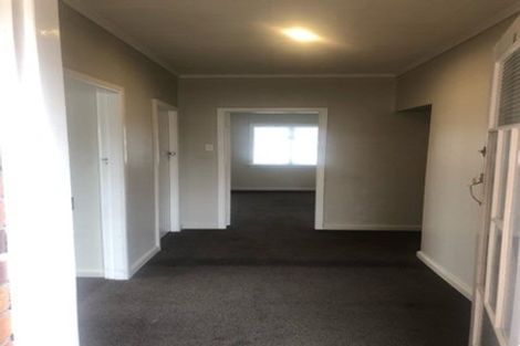 Photo of property in 3166 Great North Road, New Lynn, Auckland, 0600