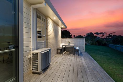 Photo of property in 50 Settlers Grove, Orewa, 0931