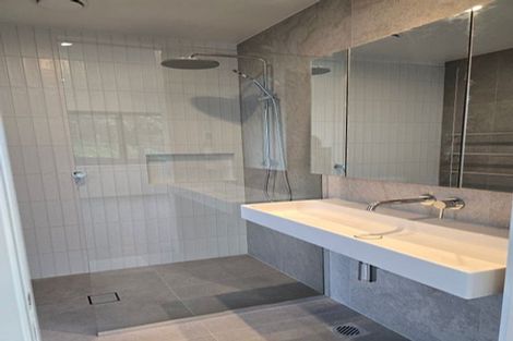 Photo of property in 4 Queensway, Three Kings, Auckland, 1024