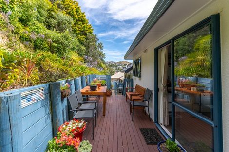 Photo of property in 10 Huxley Grove, Churton Park, Wellington, 6037