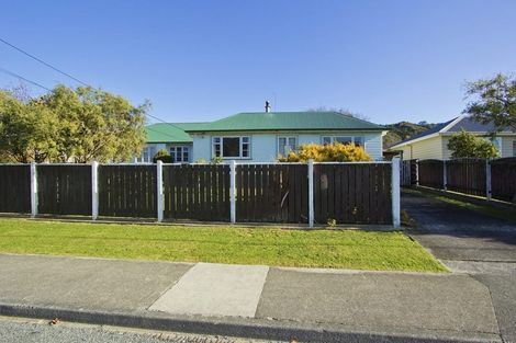Photo of property in 7 Dublin Street, Wainuiomata, Lower Hutt, 5014