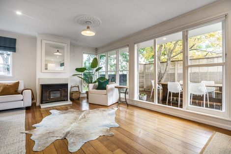 Photo of property in 33 Muir Avenue, Mangere Bridge, Auckland, 2022