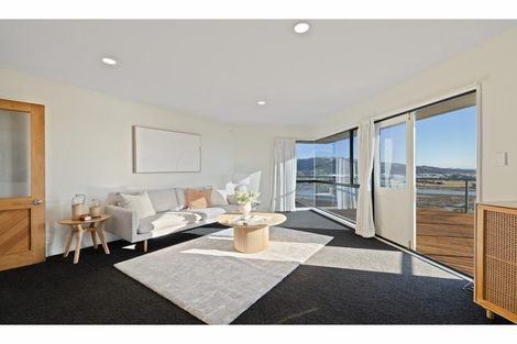 Photo of property in 72 Cannon Hill Crescent, Mount Pleasant, Christchurch, 8081