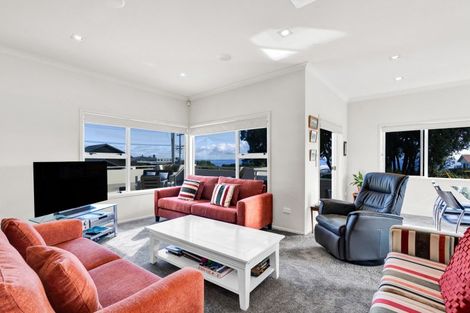 Photo of property in 19 Nobs Line, Strandon, New Plymouth, 4312