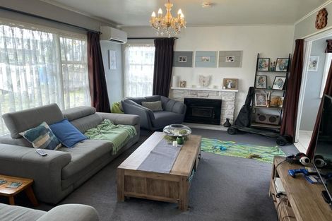 Photo of property in 105 Barrys Road, Glendene, Auckland, 0602