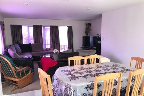 Photo of property in 1/1 Briar Way, New Lynn, Auckland, 0600