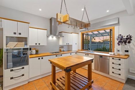 Photo of property in 32 Bowenvale Avenue, Cashmere, Christchurch, 8022