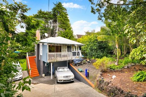 Photo of property in 18 Killarney Avenue, Torbay, Auckland, 0630