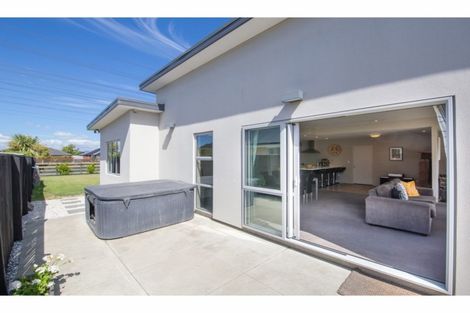 Photo of property in 8 Millesimes Way, Yaldhurst, Christchurch, 8042