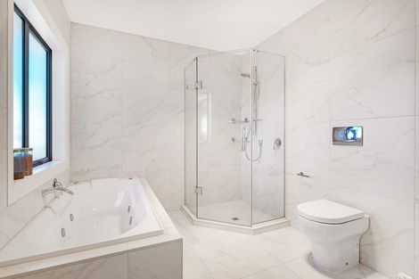 Photo of property in 33 Te Oneroa Way, Long Bay, Auckland, 0630