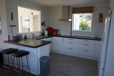 Photo of property in 1 Matai Place, Waikawa, Picton, 7220