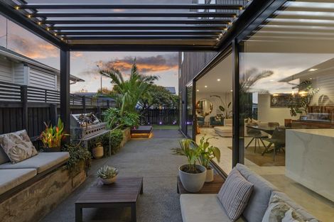 Photo of property in 12 Edgeware Road, St Albans, Christchurch, 8014