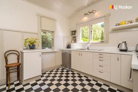 Photo of property in 102 Glenpark Avenue, Mornington, Dunedin, 9011