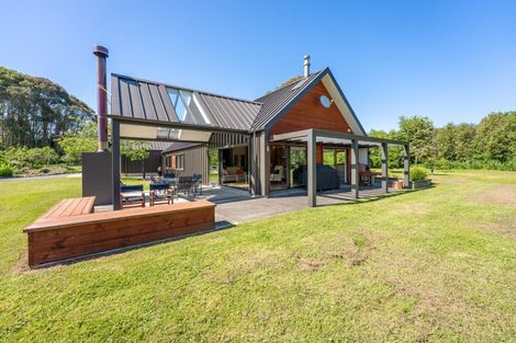 Photo of property in 107 Taylors Road, Otaki, 5583
