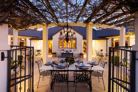 Photo of property in 5 Waicola Drive, Fitzherbert, Palmerston North, 4471