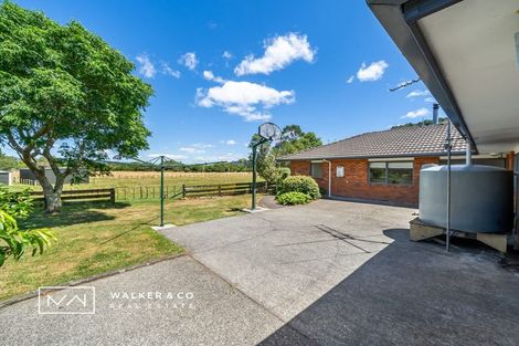 Photo of property in 15 Malcolm Gillies Grove, Totara Park, Upper Hutt, 5018