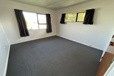 Photo of property in 1/2 Hueglow Rise, West Harbour, Auckland, 0618