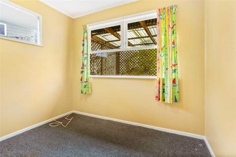 Photo of property in 73 Fairclough Road, Beach Haven, Auckland, 0626