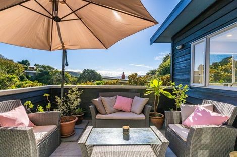 Photo of property in 3 Paremata Drive, Paremata, Porirua, 5024