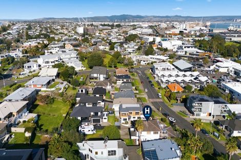 Photo of property in 39 May Street, Mount Maunganui, 3116