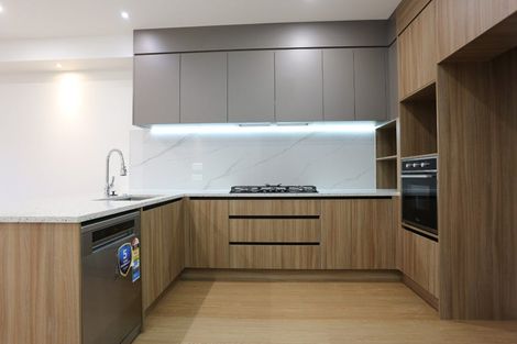 Photo of property in 13d King Richard Place, Browns Bay, Auckland, 0630