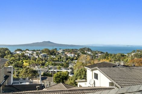 Photo of property in 7b Peter Terrace, Castor Bay, Auckland, 0620