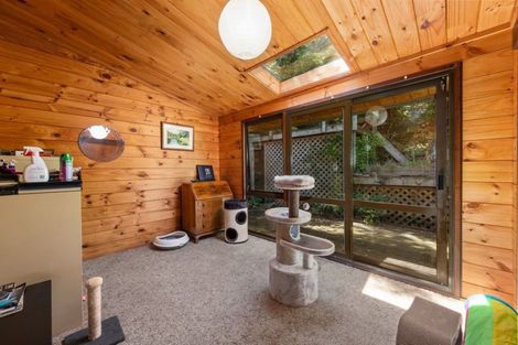 Photo of property in 1 Whiorau Grove, Lowry Bay, Lower Hutt, 5013