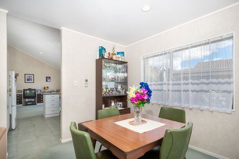 Photo of property in 33 Maurice Borich Place, Henderson, Auckland, 0610