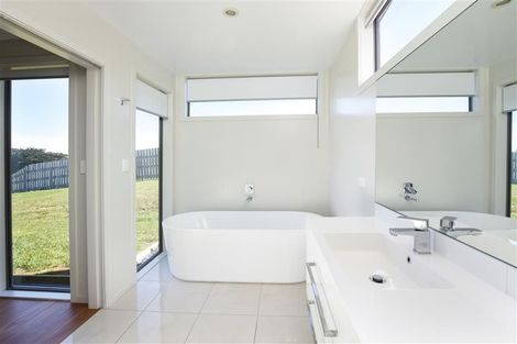 Photo of property in 31 Tunnel Beach Road, Blackhead, Dunedin, 9076