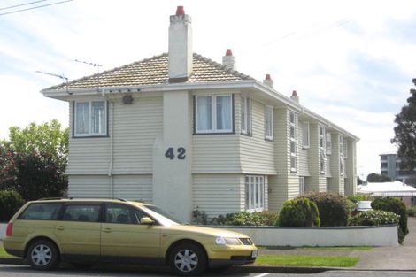 Photo of property in 42 Fulford Street, New Plymouth, 4310