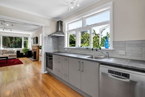 Photo of property in 38 Lawry Street, Blagdon, New Plymouth, 4310