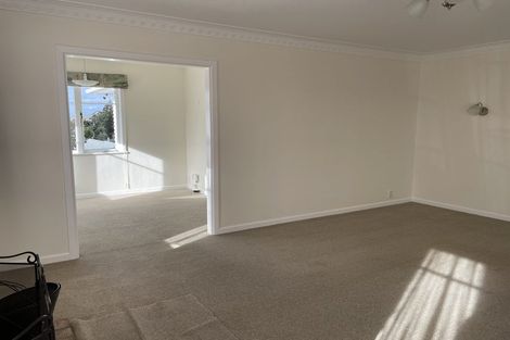 Photo of property in 98 Oakdale Road, Mount Roskill, Auckland, 1041