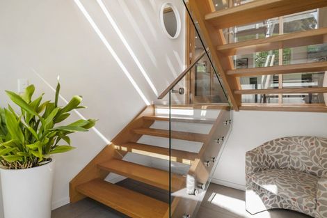 Photo of property in 34 Marine Parade, Macandrew Bay, Dunedin, 9014