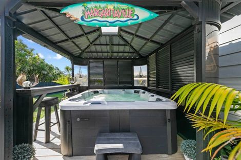 Photo of property in 84 Shaw Road, Oratia, Auckland, 0604