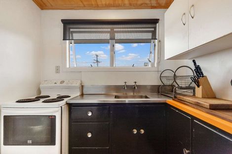 Photo of property in 16 Kingswood Road, Brookfield, Tauranga, 3110