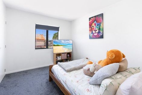 Photo of property in 17 Valour Lane, Papakura, 2110