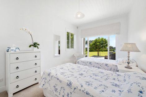 Photo of property in 287 Clifton Road, Whitford, Howick, 2571