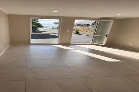 Photo of property in 60 Marine Parade, Mellons Bay, Auckland, 2014