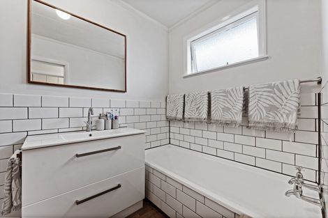 Photo of property in 32 Rugby Street, Awapuni, Palmerston North, 4412