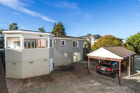 Photo of property in 1/288 East Coast Road, Forrest Hill, Auckland, 0620