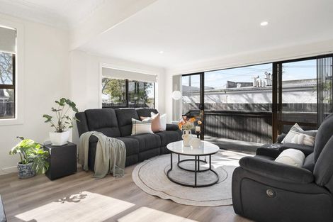 Photo of property in 35 Freyberg Avenue, Papatoetoe, Auckland, 2104