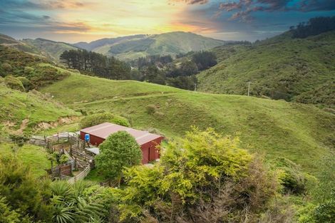 Photo of property in 1094 Paekakariki Hill Road, Paekakariki Hill, Porirua, 5381