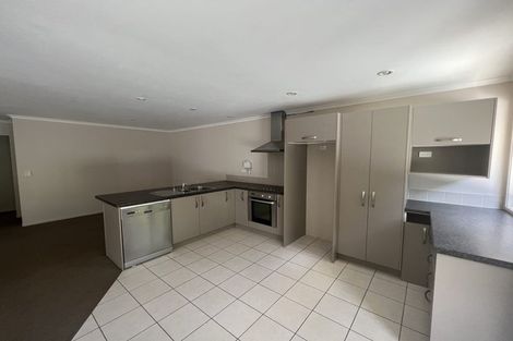 Photo of property in 68 Attwood Road, Paremoremo, Auckland, 0632