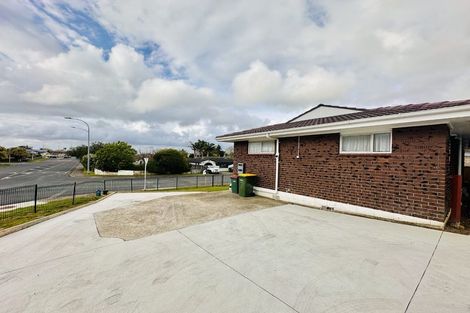 Photo of property in 86 Rosehill Drive, Rosehill, Papakura, 2113