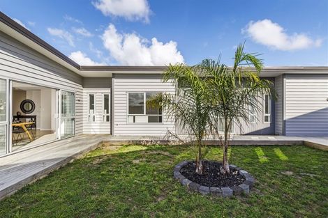 Photo of property in 42 Huarahi Pai Road, Huapai, Kumeu, 0810