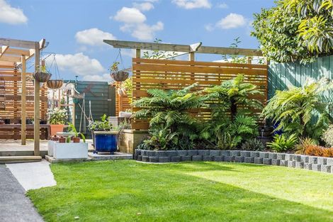 Photo of property in 63 The Drive, Tawa, Wellington, 5028