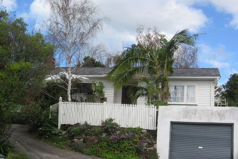Photo of property in 5 Eastglen Road, Glen Eden, Auckland, 0602