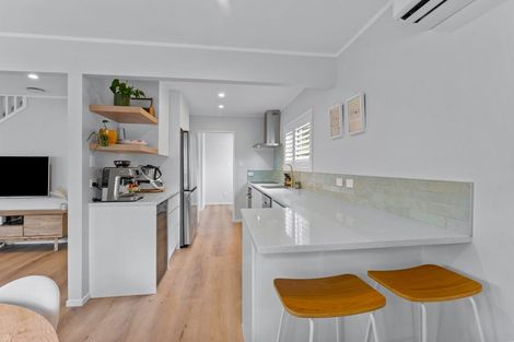 Photo of property in 3/16 Gatman Street, Birkdale, Auckland, 0626